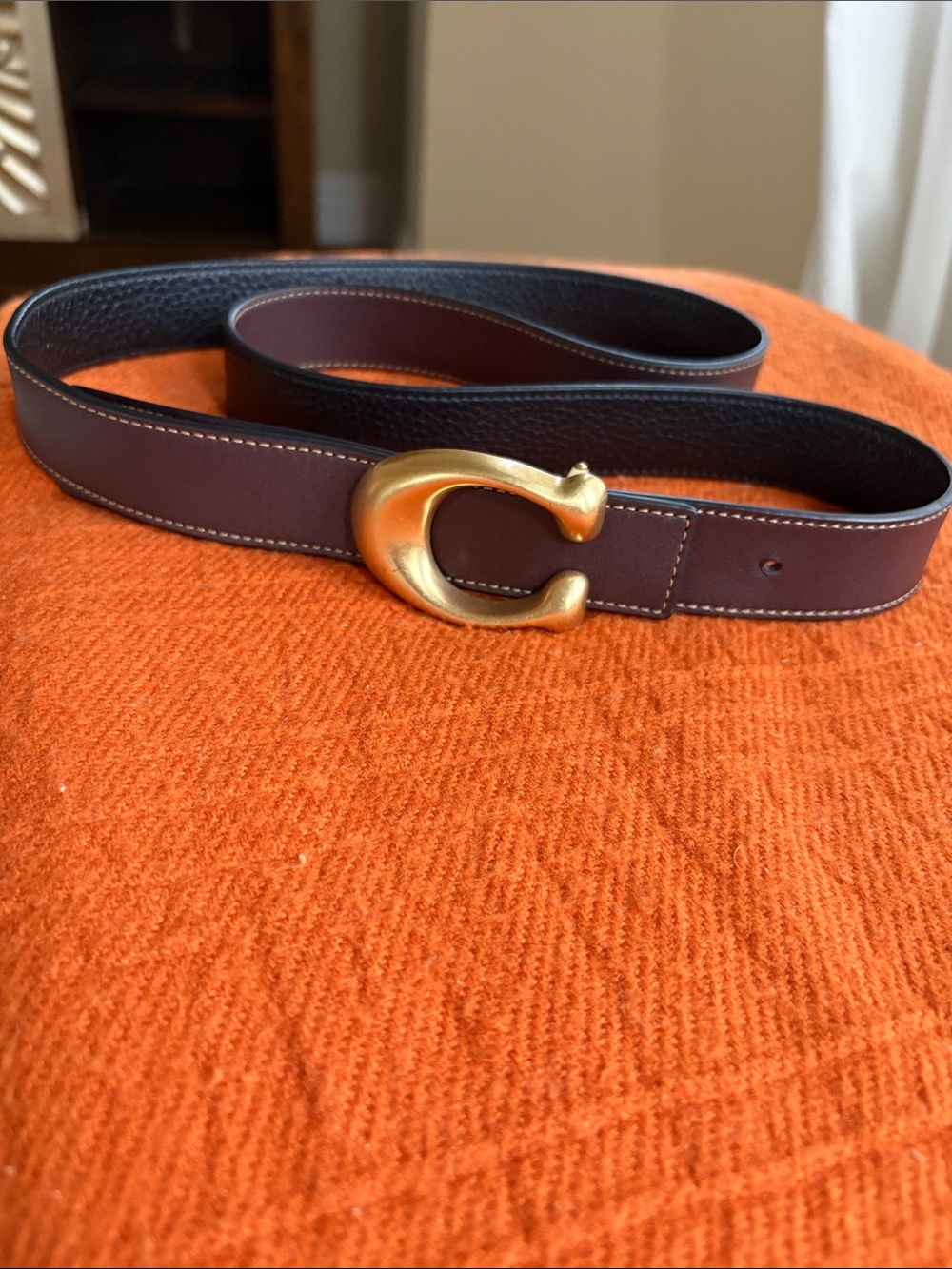 Coach Sculpted C buckle reversible - Picture 4 of 10